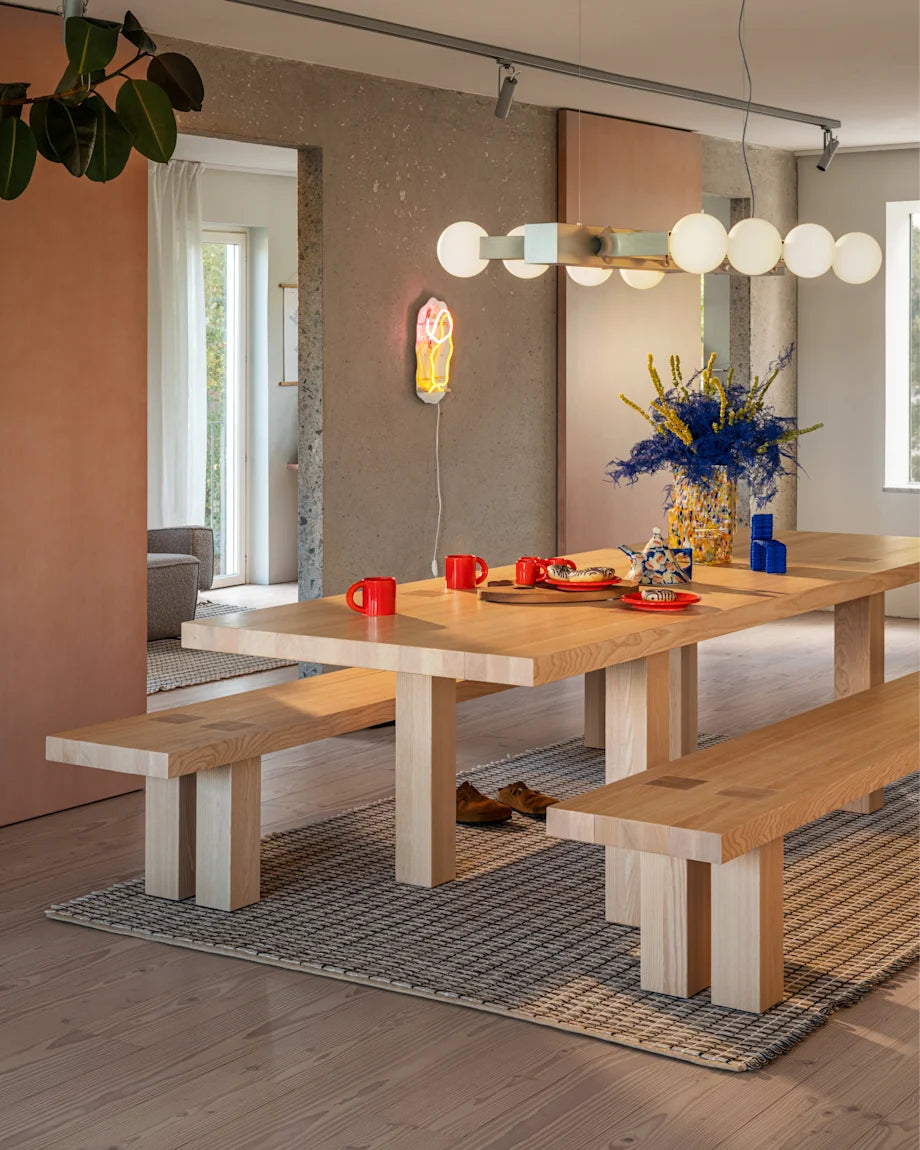 Mono Round Table