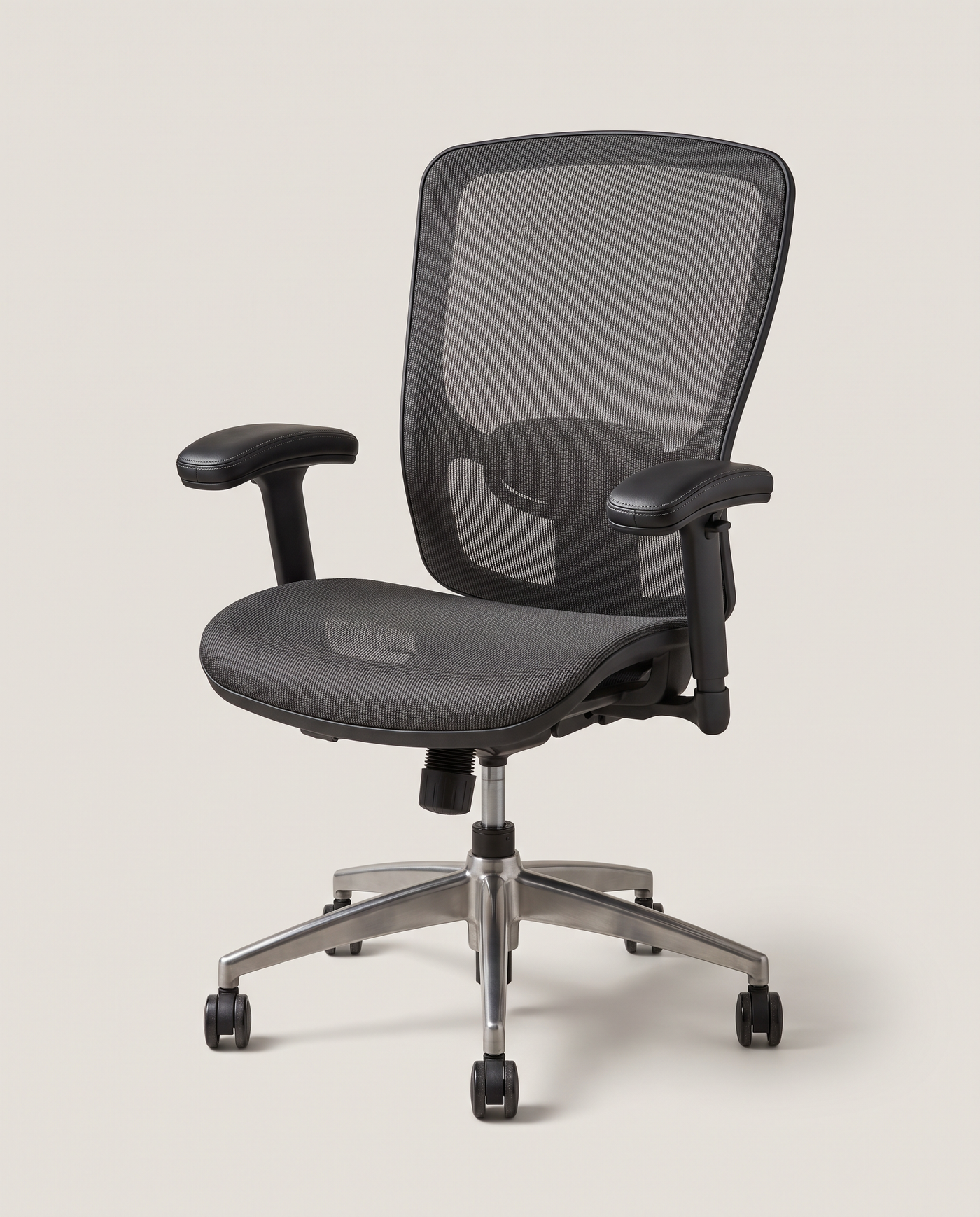 Hensley Mesh-Back Manager Chair - front three-quarter hero shot